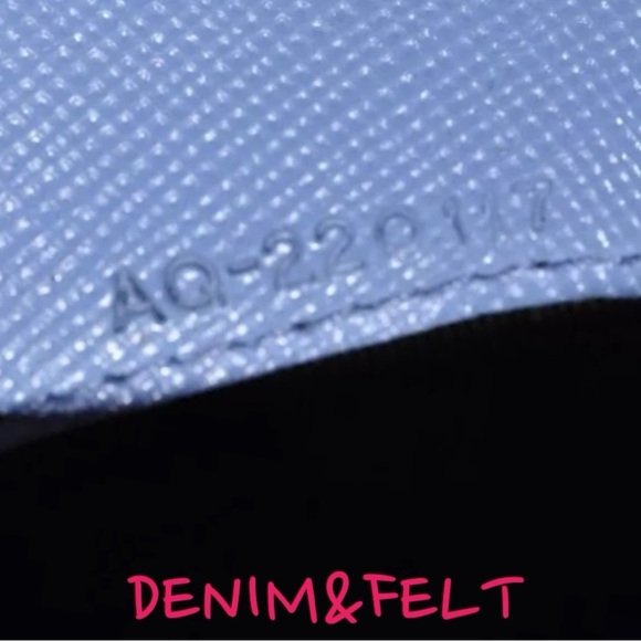 💙🩵Salvatore Ferragamo Light Blue Leather Gancini Bi-Fold Compact Wallet 💙🩵 - Picture 11 of 11